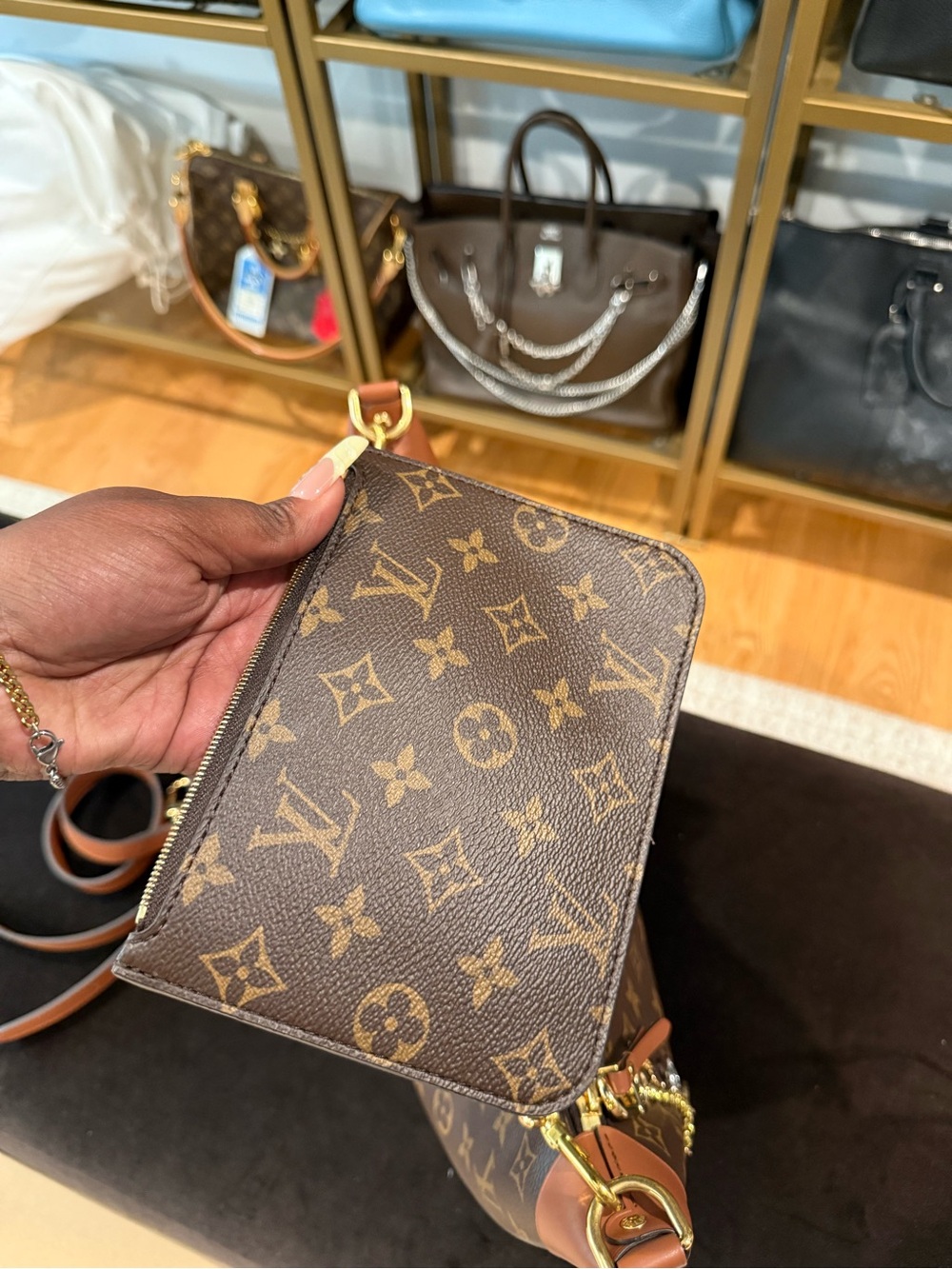 Louis Vuitton Loop Hobo Monogram Canvas - Picture 13 of 16